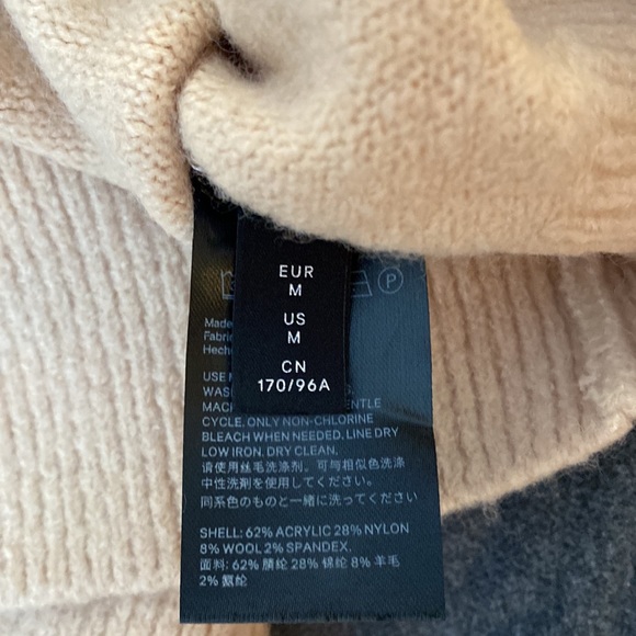 Woolen Bloom Size Medium Camel sweater - Picture 3 of 3